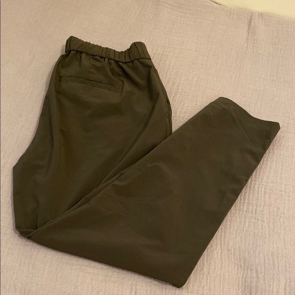 Banana Republic Hayden Stylish Olive green Trousers. Size Xs